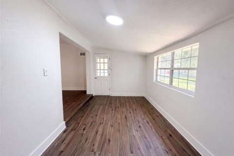 House in Tampa, Florida 5 bedrooms, 246.38 sq.m. № 2315256 - photo 7