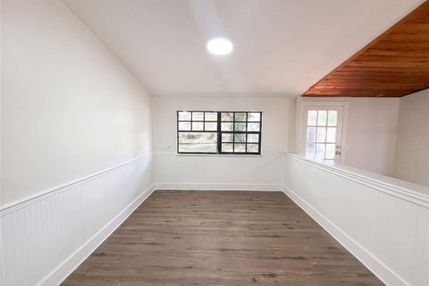 House in Tampa, Florida 5 bedrooms, 246.38 sq.m. № 2315256 - photo 9