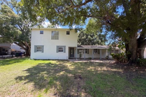 House in Tampa, Florida 5 bedrooms, 246.38 sq.m. № 2315256 - photo 24