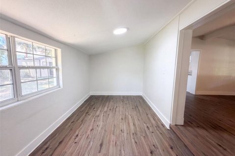 House in Tampa, Florida 5 bedrooms, 246.38 sq.m. № 2315256 - photo 21