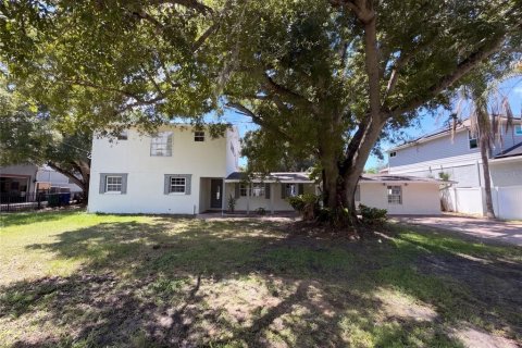 Casa en Tampa, Florida 5 dormitorios, 246.38 m2 № 2315256
