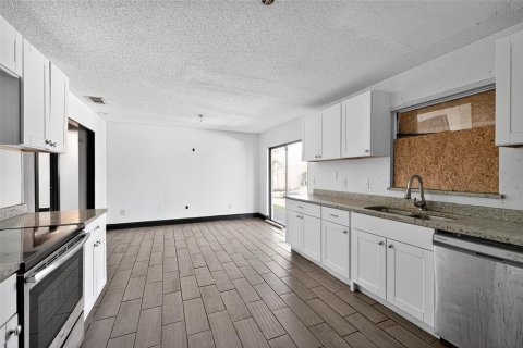 Casa en venta en Orlando, Florida, 3 dormitorios, 112.88 m2 № 1906163 - foto 11