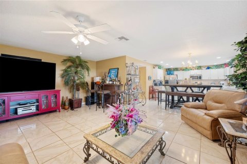 Casa en venta en Lakeland, Florida, 4 dormitorios, 282.24 m2 № 1904363 - foto 16