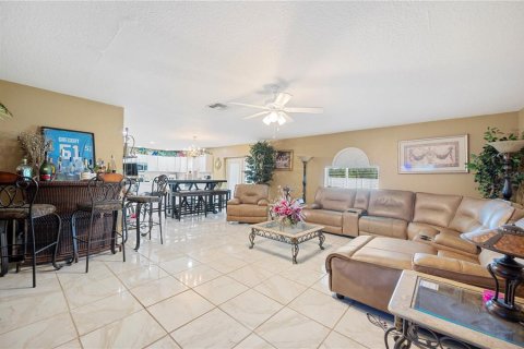 Casa en venta en Lakeland, Florida, 4 dormitorios, 282.24 m2 № 1904363 - foto 13