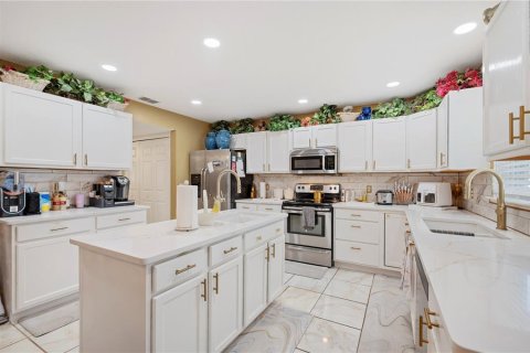 Casa en venta en Lakeland, Florida, 4 dormitorios, 282.24 m2 № 1904363 - foto 19