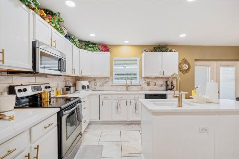 Casa en venta en Lakeland, Florida, 4 dormitorios, 282.24 m2 № 1904363 - foto 21
