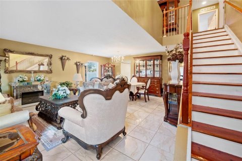 Casa en venta en Lakeland, Florida, 4 dormitorios, 282.24 m2 № 1904363 - foto 5