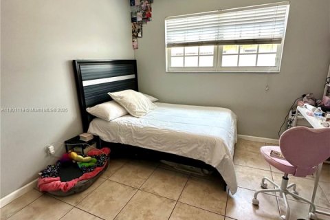 Villa ou maison à vendre à Miami, Floride: 3 chambres, 146.69 m2 № 1981254 - photo 7