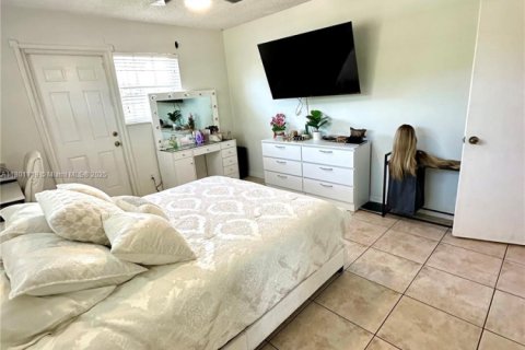 Villa ou maison à vendre à Miami, Floride: 3 chambres, 146.69 m2 № 1981254 - photo 4