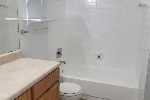 Condo in Orlando, Florida, 2 bedrooms  № 2197574 - photo 12