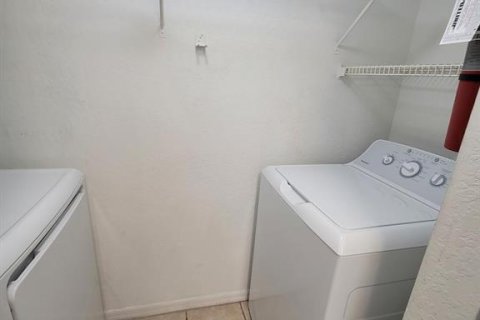 Condo in Orlando, Florida, 2 bedrooms  № 2197574 - photo 5