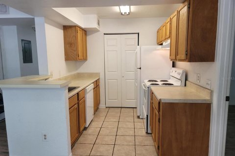 Condo in Orlando, Florida, 2 bedrooms  № 2197574 - photo 4