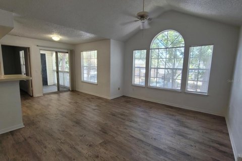Condo in Orlando, Florida, 2 bedrooms  № 2197574 - photo 2