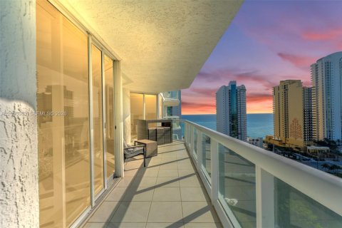 Condominio en Sunny Isles Beach, Florida, 2 dormitorios № 2268712