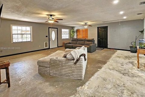 Casa en venta en Ocala, Florida, 3 dormitorios, 206.24 m2 № 1918669 - foto 12