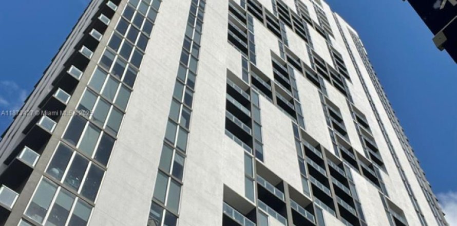 Condominio en Miami, Florida, 2 dormitorios № 1898090