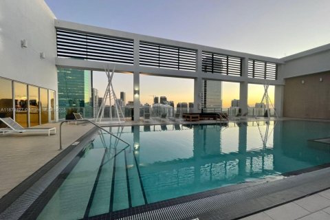 Condominio en alquiler en Miami, Florida, 2 dormitorios, 73.49 m2 № 1898090 - foto 2