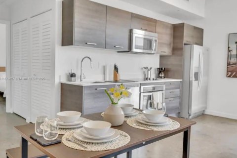 Condominio en alquiler en Miami, Florida, 2 dormitorios, 73.49 m2 № 1898090 - foto 12