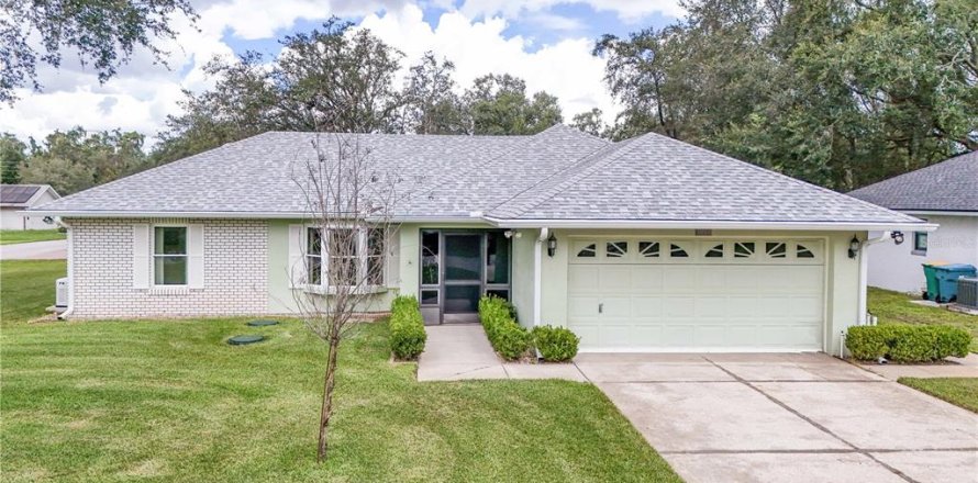 Casa en Eustis, Florida 3 dormitorios, 125.98 m2 № 1911305