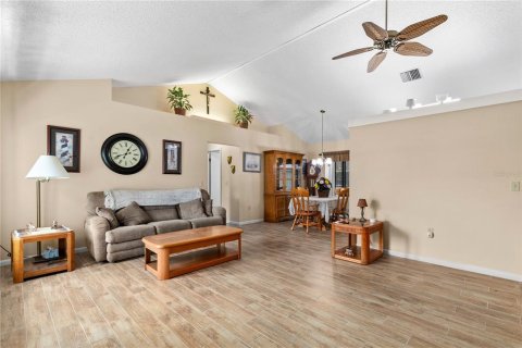 Casa en venta en Eustis, Florida, 3 dormitorios, 125.98 m2 № 1911305 - foto 4