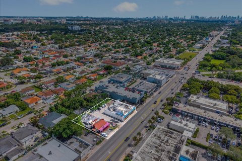 Купить коммерческую недвижимость в Майами, Флорида № 1942012 - фото 3