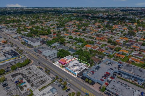 Купить коммерческую недвижимость в Майами, Флорида № 1942012 - фото 4