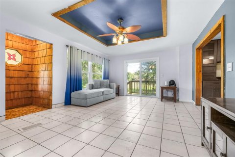 House in Avon Park, Florida 4 bedrooms, 197.32 sq.m. № 2427080 - photo 19