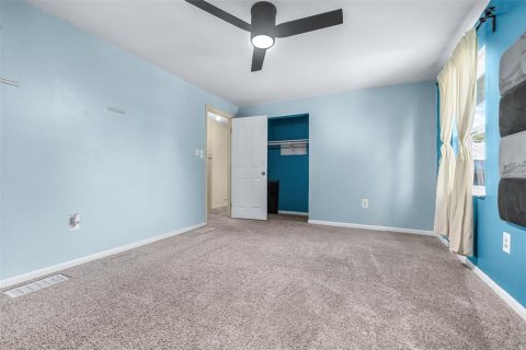 House in Avon Park, Florida 4 bedrooms, 197.32 sq.m. № 2427080 - photo 24
