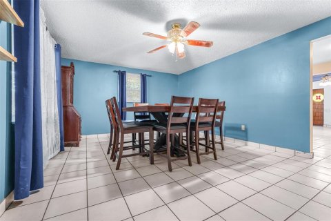 House in Avon Park, Florida 4 bedrooms, 197.32 sq.m. № 2427080 - photo 7