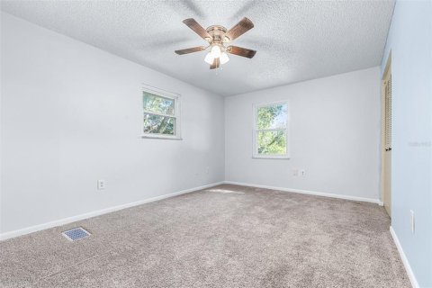 House in Avon Park, Florida 4 bedrooms, 197.32 sq.m. № 2427080 - photo 30