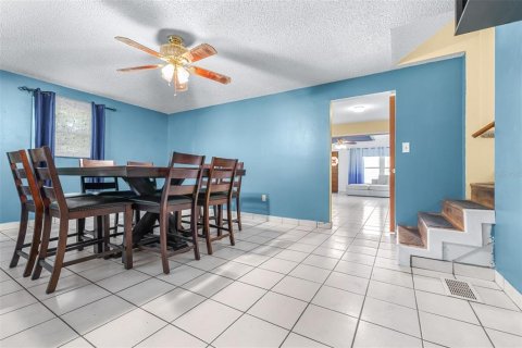 House in Avon Park, Florida 4 bedrooms, 197.32 sq.m. № 2427080 - photo 8