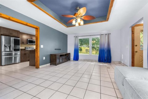 House in Avon Park, Florida 4 bedrooms, 197.32 sq.m. № 2427080 - photo 17