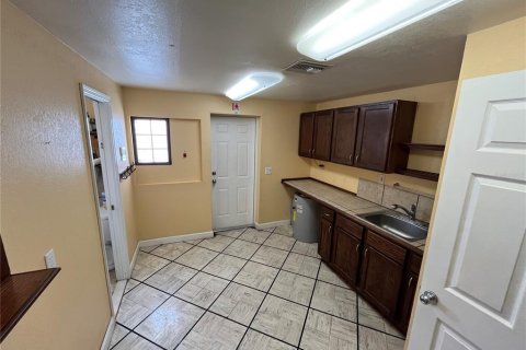 Commercial property in Avon Park, Florida 139.73 sq.m. № 2214685 - photo 10