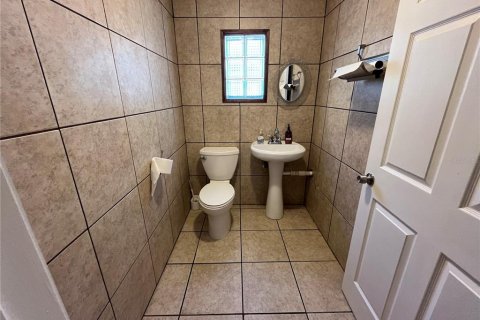 Commercial property in Avon Park, Florida 139.73 sq.m. № 2214685 - photo 16
