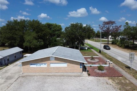 Commercial property in Avon Park, Florida 139.73 sq.m. № 2214685 - photo 2