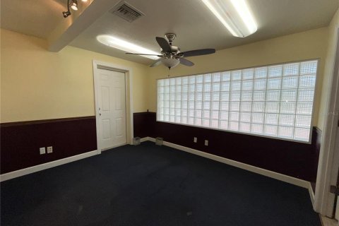 Commercial property in Avon Park, Florida 139.73 sq.m. № 2214685 - photo 20