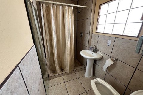 Commercial property in Avon Park, Florida 139.73 sq.m. № 2214685 - photo 12