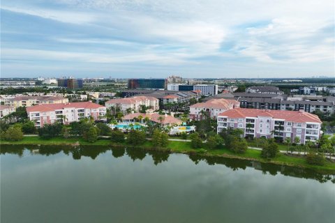 Condo in Orlando, Florida, 3 bedrooms  № 2205731 - photo 4