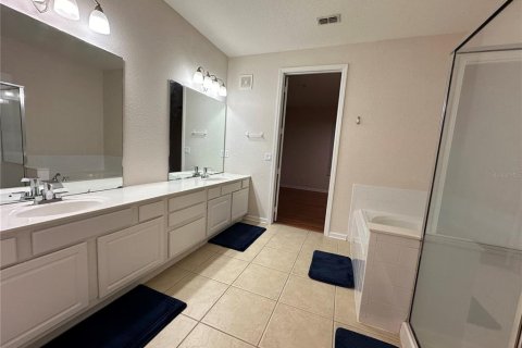 Condo in Orlando, Florida, 3 bedrooms  № 2205731 - photo 20