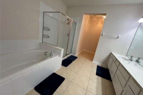 Condo in Orlando, Florida, 3 bedrooms  № 2205731 - photo 18