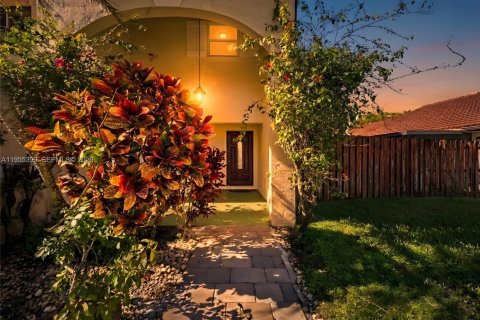 Купить виллу или дом в Купер-Сити, Флорида 5 комнат, 240.25м2, № 2010542 - фото 5