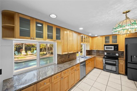 Купить виллу или дом в Купер-Сити, Флорида 5 комнат, 240.25м2, № 2010542 - фото 28