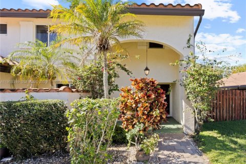 Купить виллу или дом в Купер-Сити, Флорида 5 комнат, 240.25м2, № 2010542 - фото 24