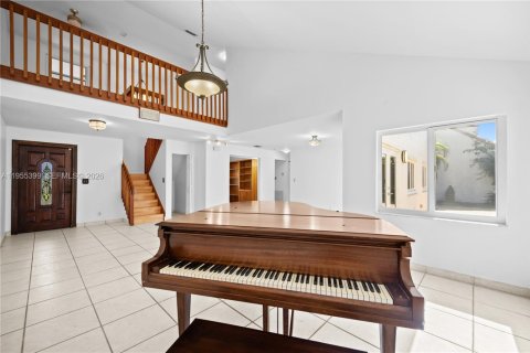 Купить виллу или дом в Купер-Сити, Флорида 5 комнат, 240.25м2, № 2010542 - фото 21