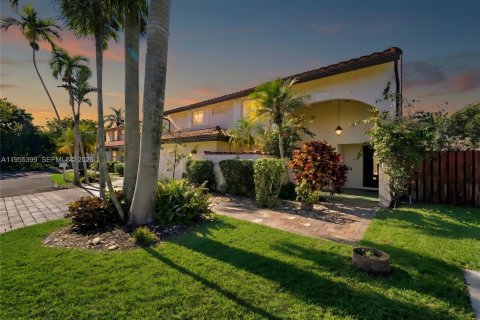 Купить виллу или дом в Купер-Сити, Флорида 5 комнат, 240.25м2, № 2010542 - фото 4