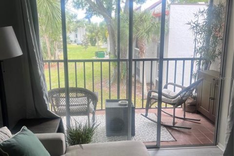Condo in Sarasota, Florida, 2 bedrooms № 2226661 - photo 6