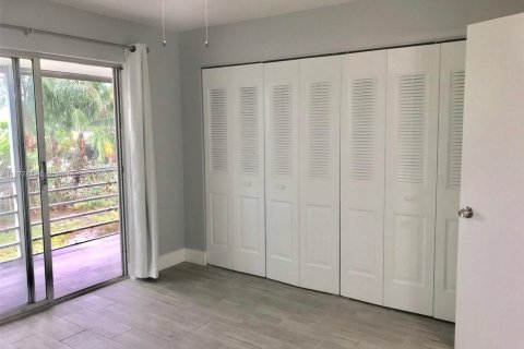 Condo in Deerfield Beach, Florida, 1 bedroom  № 2194949 - photo 13