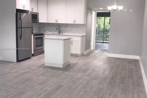 Condo in Deerfield Beach, Florida, 1 bedroom  № 2194949 - photo 3