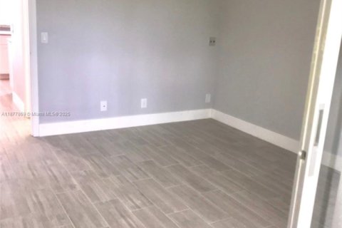 Condo in Deerfield Beach, Florida, 1 bedroom  № 2194949 - photo 9