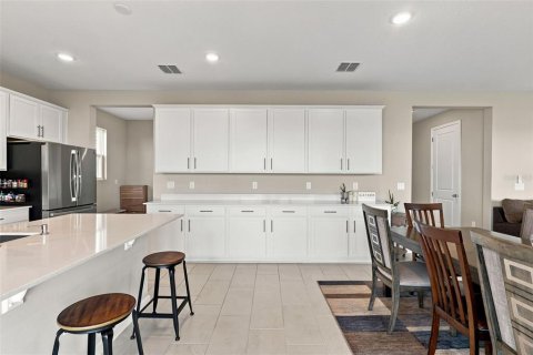 Casa en venta en Lake Alfred, Florida, 5 dormitorios, 281.49 m2 № 2220467 - foto 18
